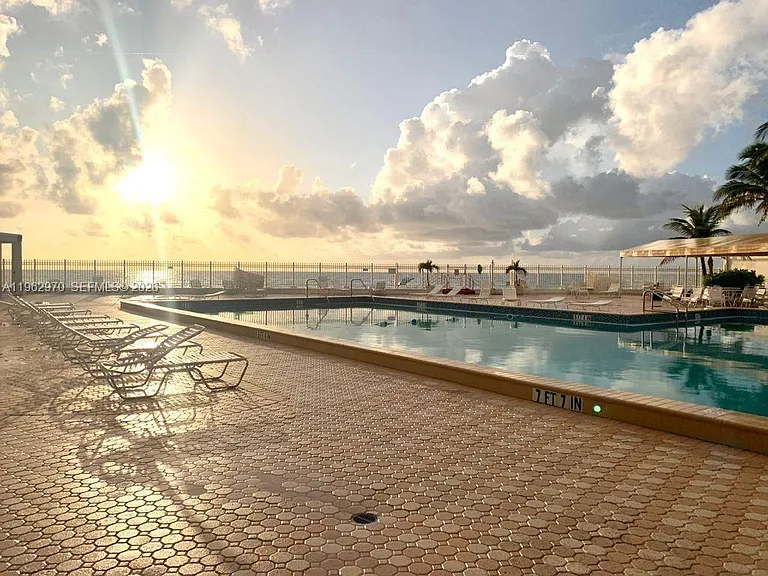 3505 S Ocean Dr #1510 — Photo 19