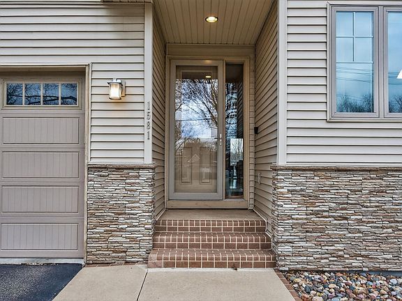 4th image of 1581 Christie Pl