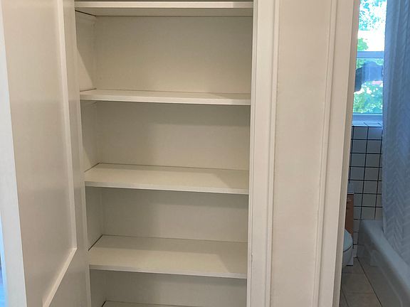 5th image of 100 Woodside Grn APT 2A