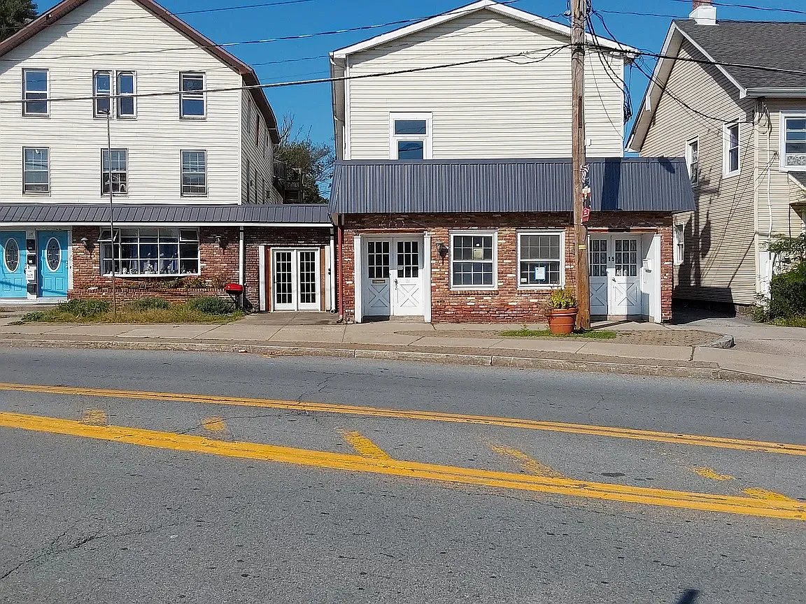 Building Photo - 15 Goshen Ave #2