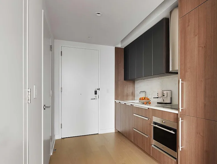 455 10th Ave #16C — Photo 5