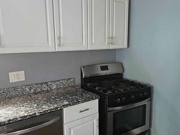 3rd image of 2713 N Oakland Ave