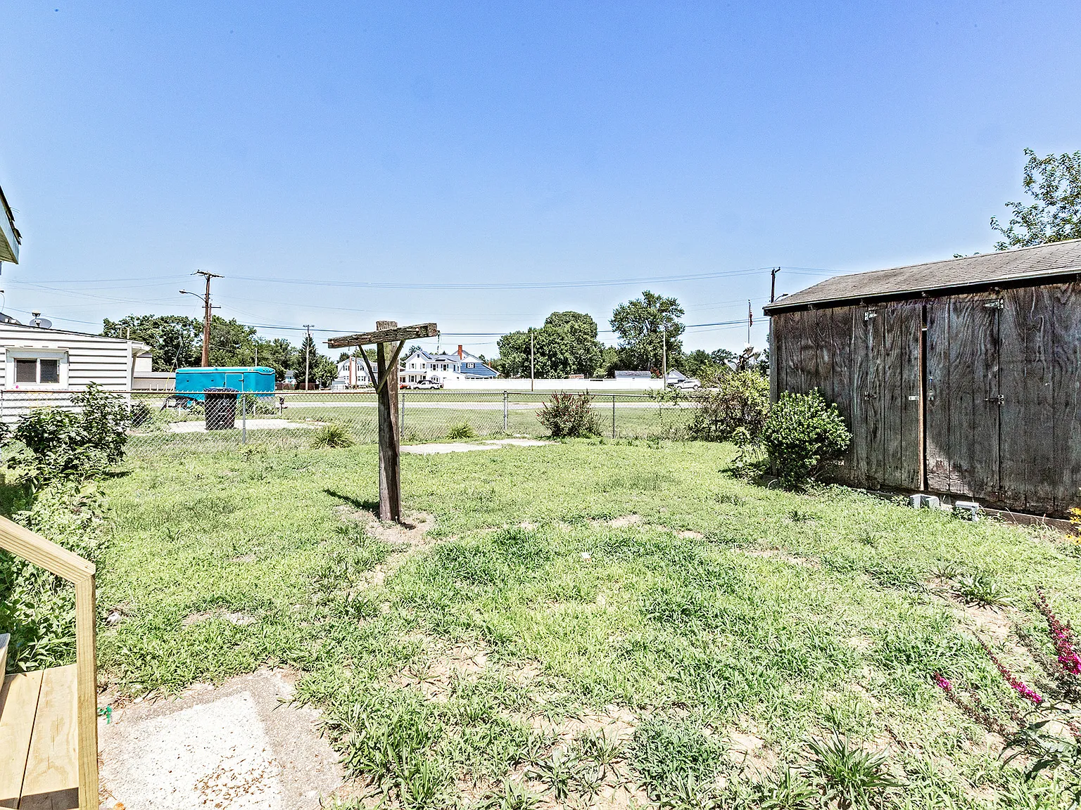 4 bed, 1.5 bath, 1550 sqft, $2,850 — Photo 3