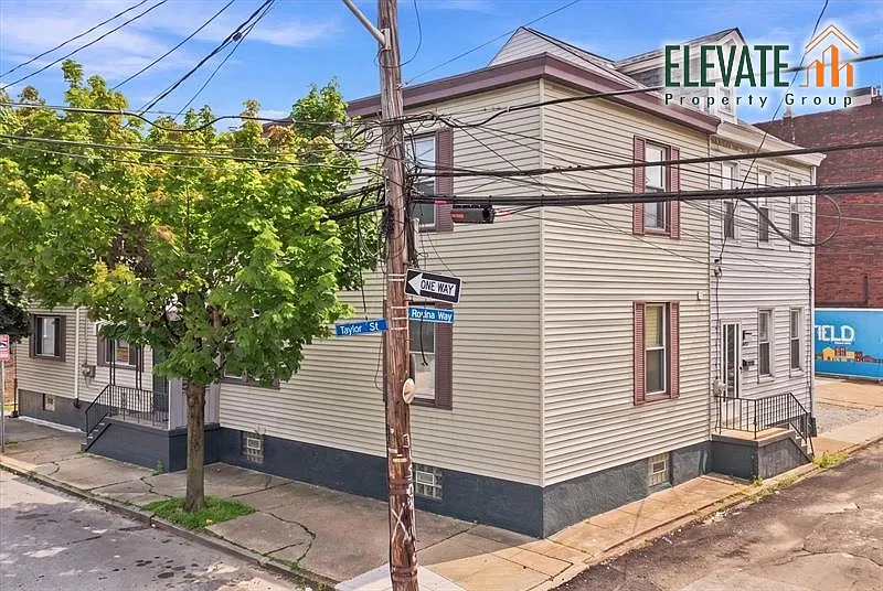 1 bed, 1.5 bath, 1200 sqft, $1,695 — Photo 4