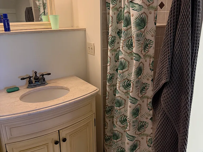 Studio bathroom