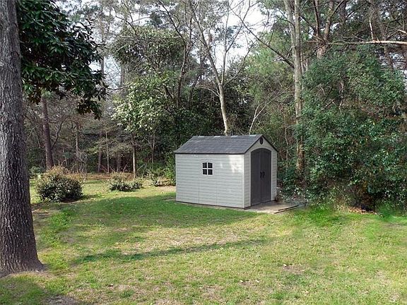 5th image of 207 Canyon Dr
