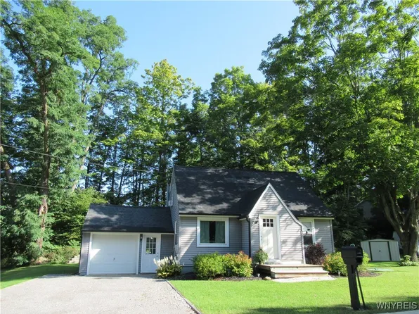 27 Rumsey Rd, Holland, NY 14080