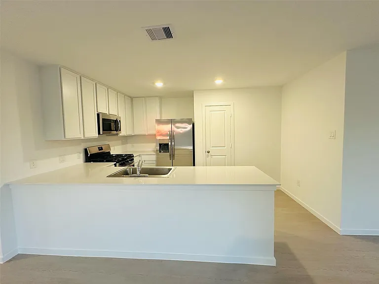 26727 Sea Holly Cir — Photo 3
