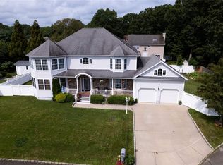 6 Martin St, Port Jefferson Station, NY 11776