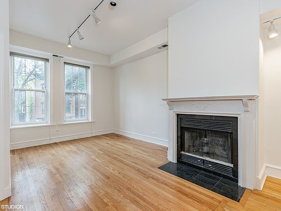 4th image of 1950 N Hudson Ave APT 2