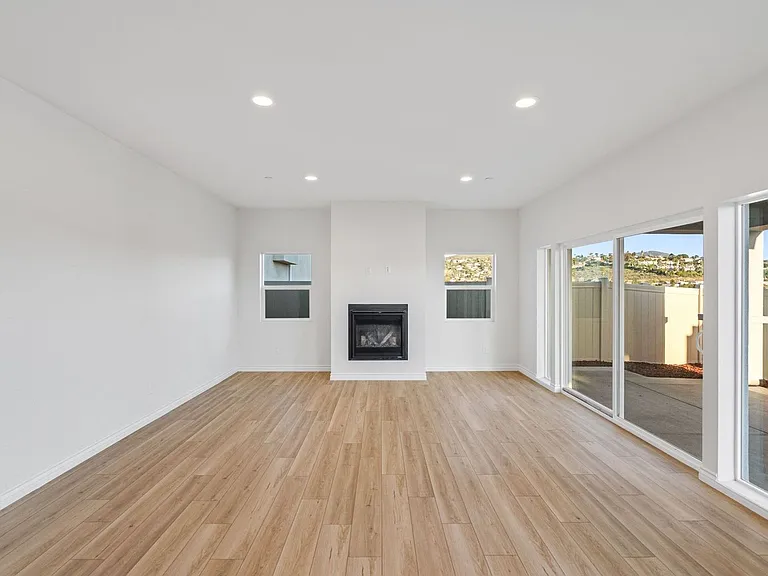8521 Grove Hill Ct — Photo 6