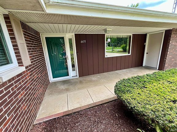 5th image of 4475 Douglas Dr