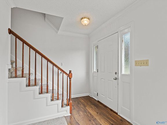 4th image of 232 W Lake Cir