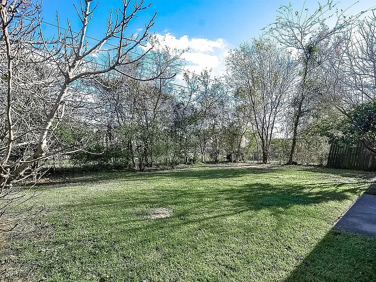 10119 Leawood Blvd — Photo 29