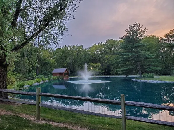 232 Chestnut Hill Rd, Fredericksburg, PA 17026