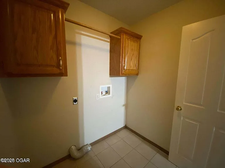 102 S Ball St — Photo 6