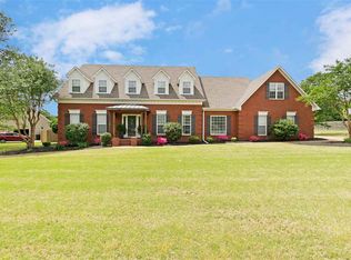 816 Grayson Ln, Jackson, TN 38305