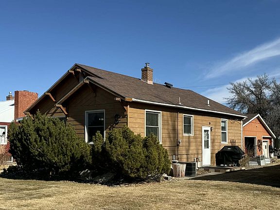 2nd image of 108 S Merriam Ave