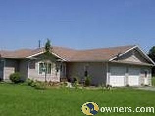 4 br 2.5 bth 2055 sq. ft. on 13.9 acres