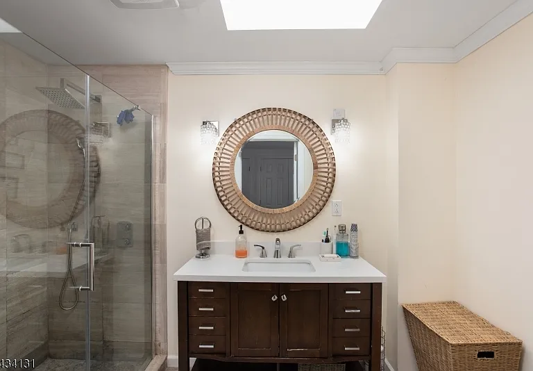 138 Jerome Pl — Photo 14