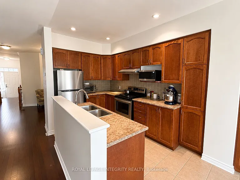 106 Hornchurch Ln — Photo 8