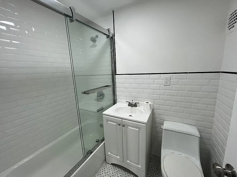 300 E 96th St #6A — Photo 9