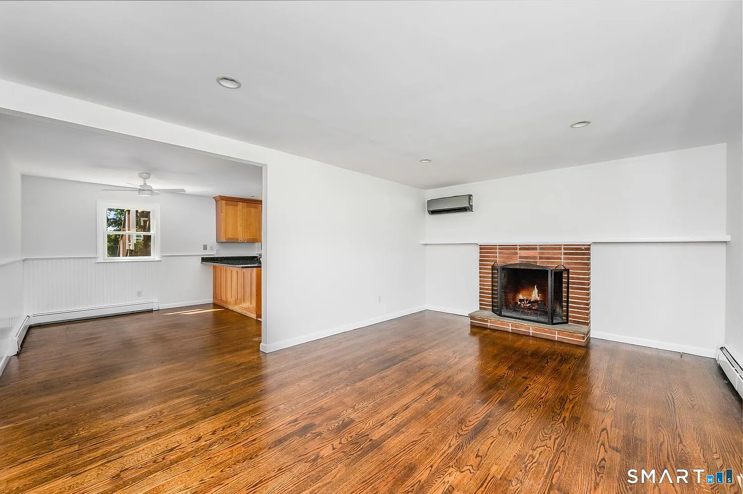 2 bed, 1.0 bath, 936 sqft, $3,300 — Photo 4