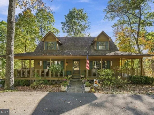 113 Greenwood Ct, Cross Junction, VA 22625