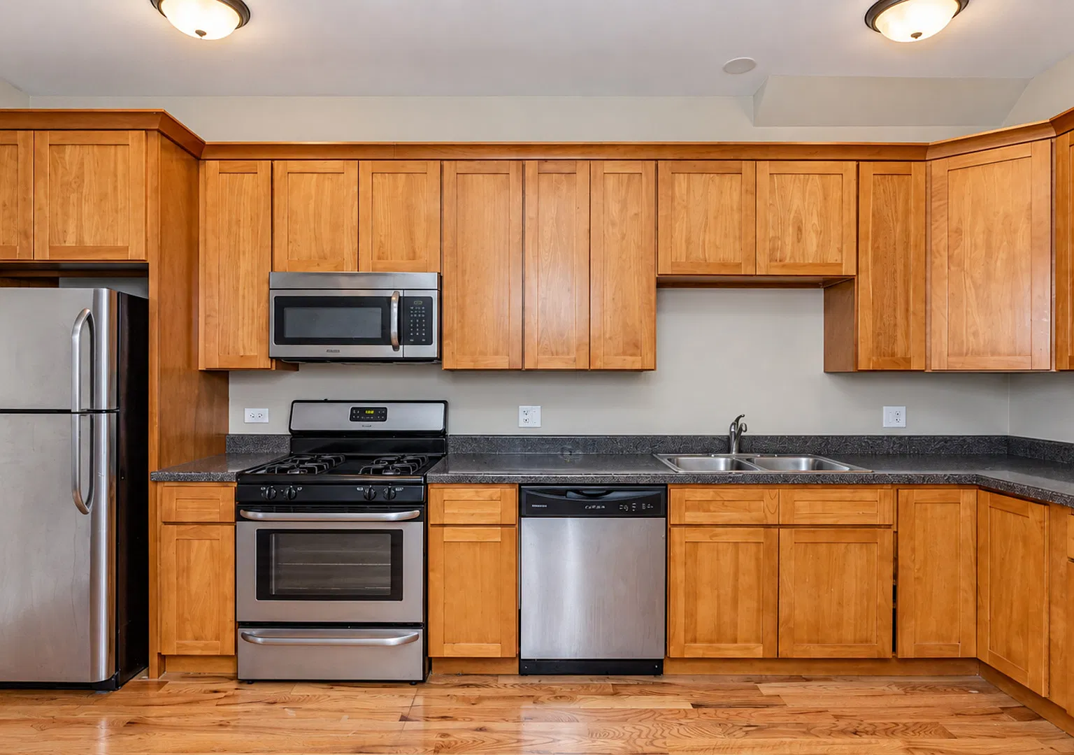 2 bed, $2,700 — Photo 2