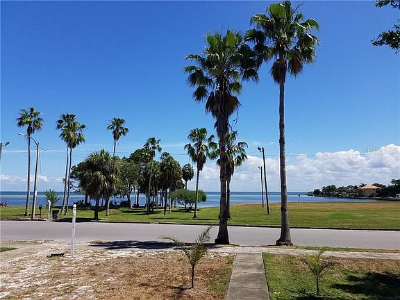 3rd image of 2101 Beach Dr SE