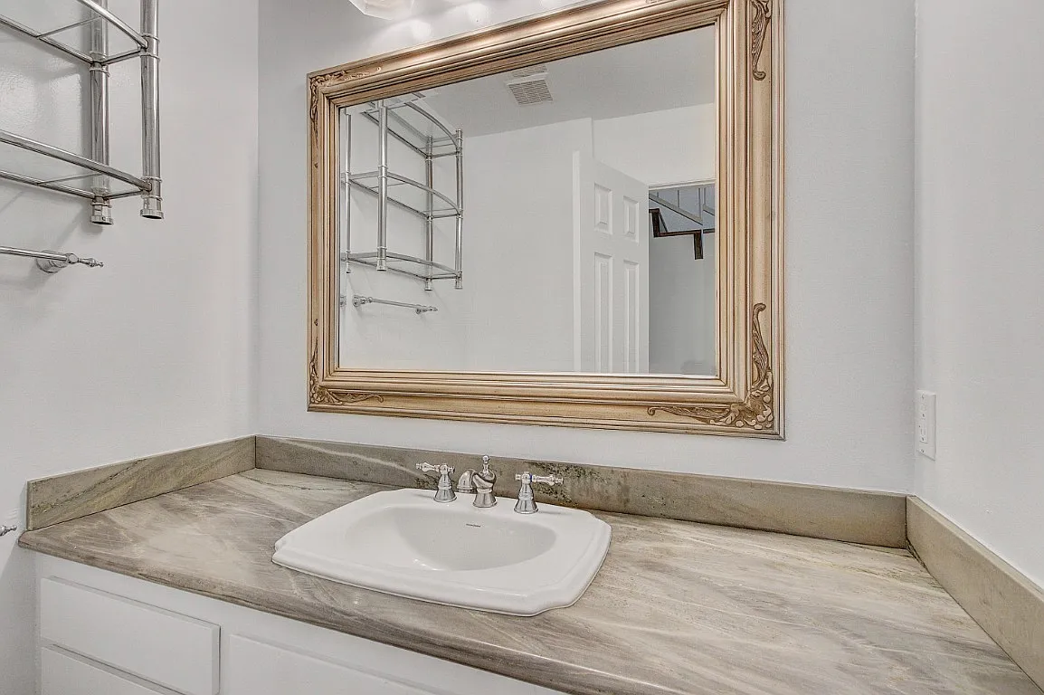 1214 S Alma St — Photo 4