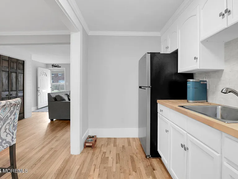155 Manor Dr — Photo 9