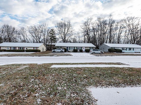 2nd image of 1325-1327 S Hickory Grove Ln