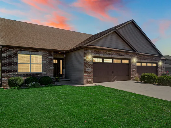 3002 Winter Garden Dr, Valparaiso, IN 46385
