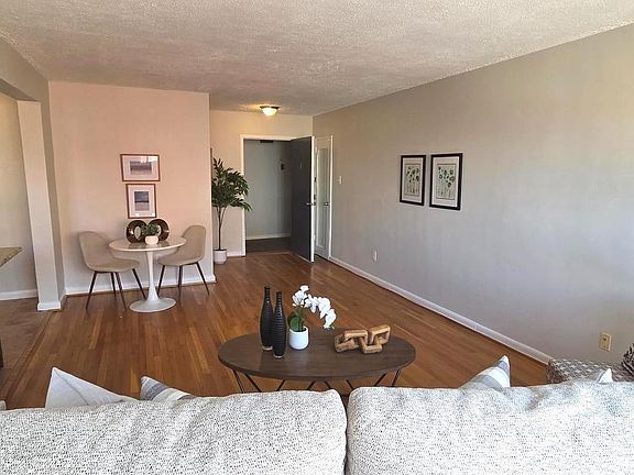 5th image of 305 C St NE APT 202