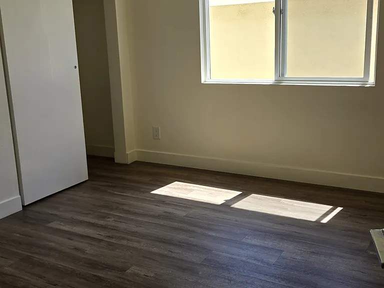 1812 W Balboa Blvd #B — Photo 12