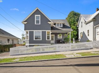 1425 9th St, Astoria, OR 97103