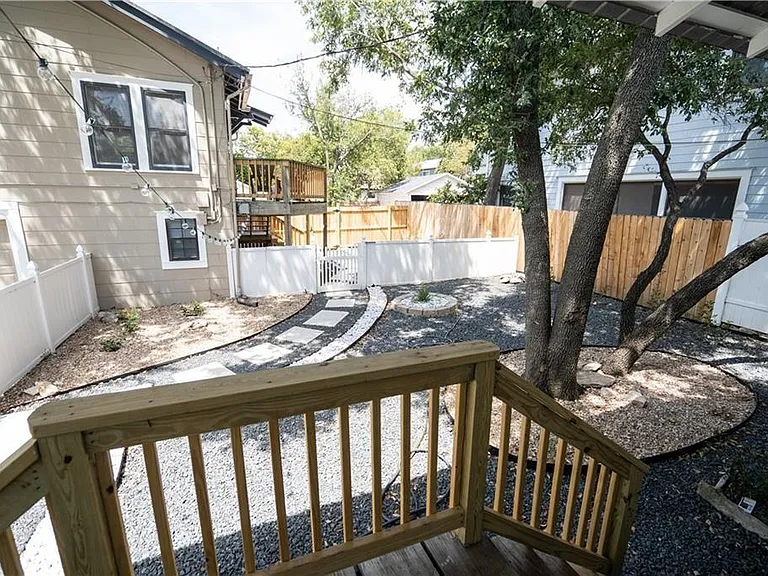 2836 Pearl St — Photo 18