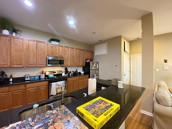 2nd image of 3223 N Sheffield Ave APT 7