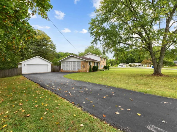401 Rosehill Ct, Goodlettsville, TN 37072