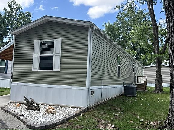 3rd image of 3731 S Glenstone Ave #216
