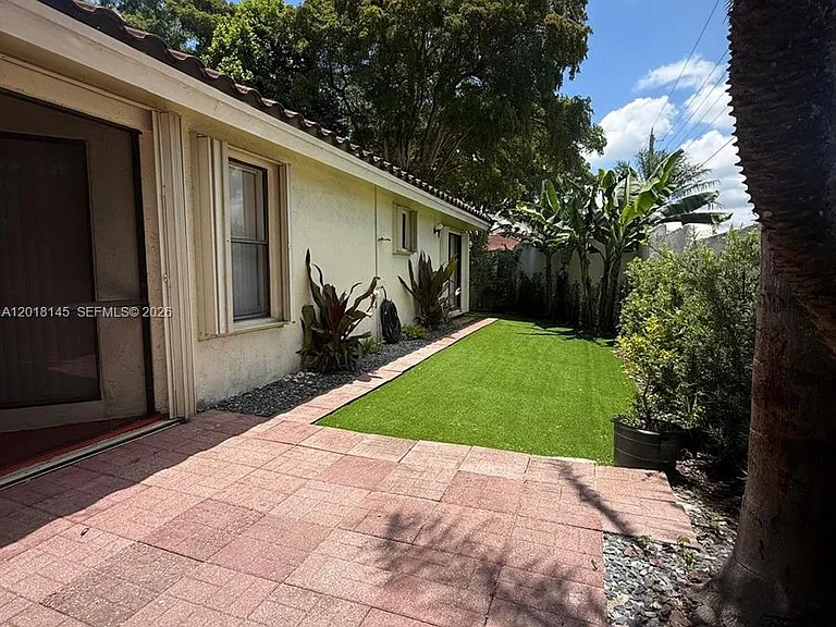 1004 San Remo Cir — Photo 27