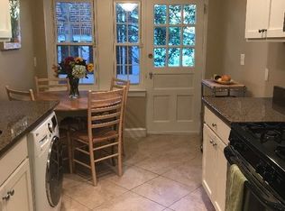 1 W Maple St APT 202, Alexandria, VA 22301