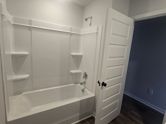 5th image of 463 Sweet Vernal St