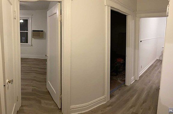 4th image of 508 Dewey Ave #2