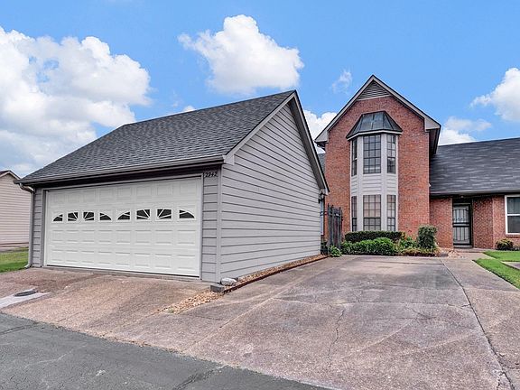 2nd image of 2942 Millers Pond Dr