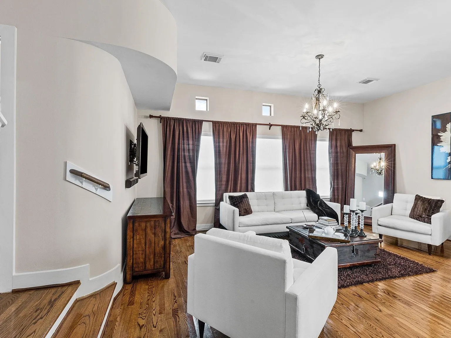 2 bed, 1.5 bath, 1375 sqft, $2,350 — Photo 2