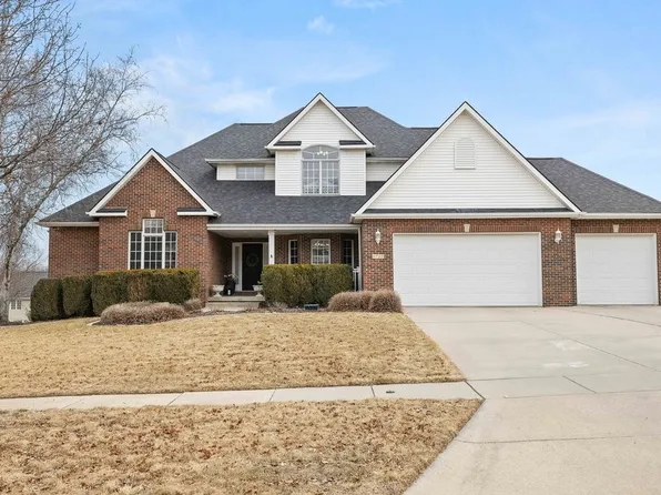 6727 Eagle Ridge Dr, Johnston, IA 50131