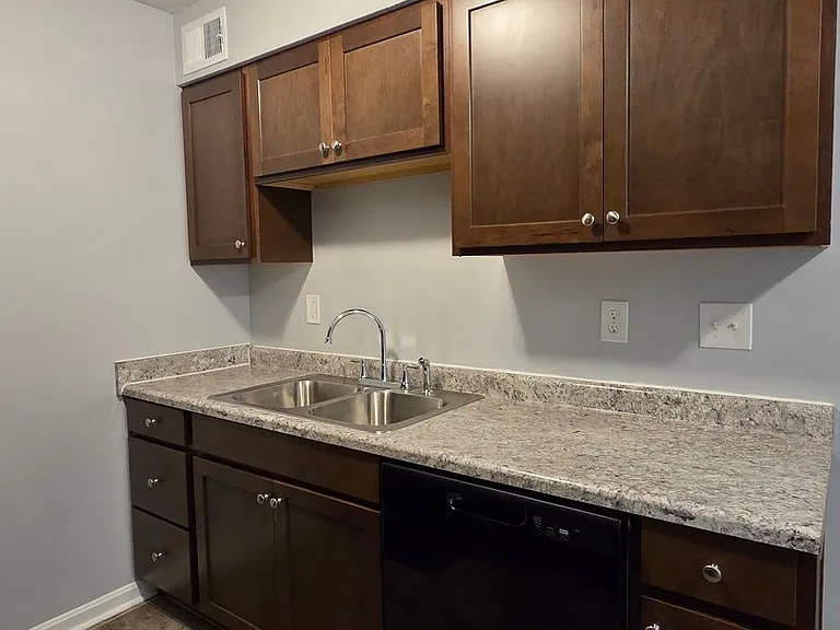 1590 Illinois Rd — Photo 6