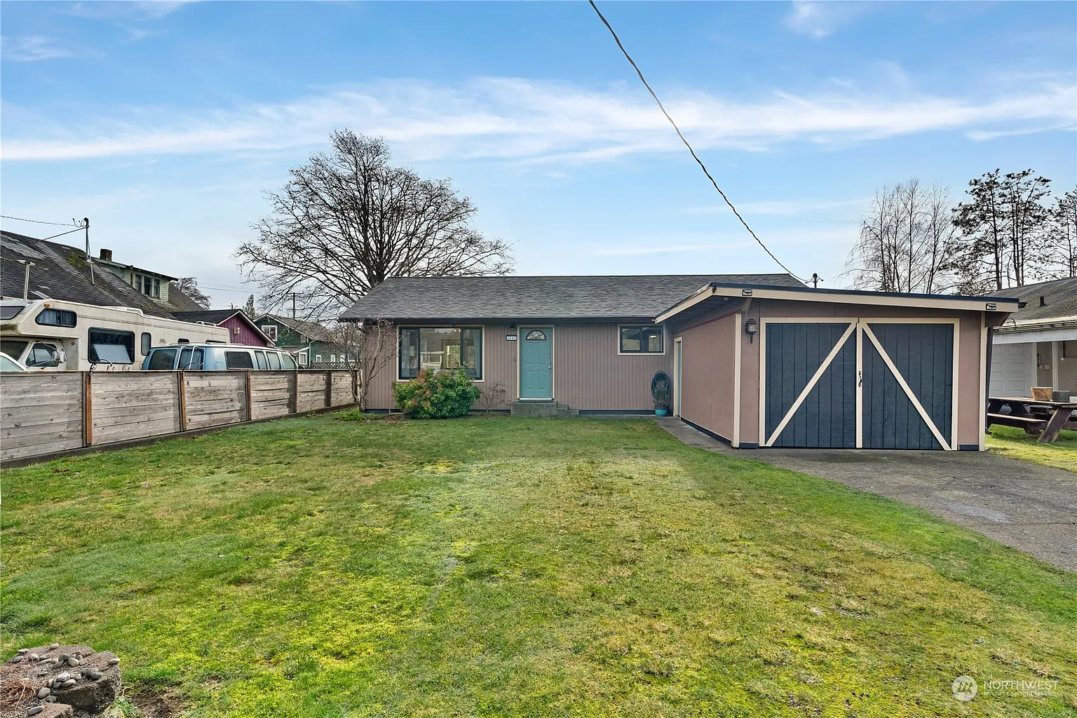 1111 W Perry Street photo 1